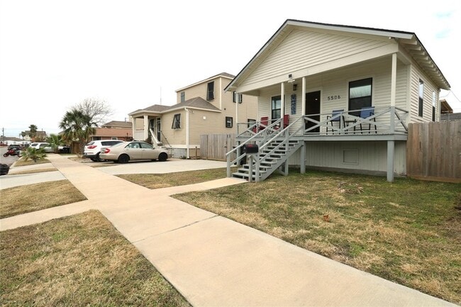 Photo - 5506 Avenue Q