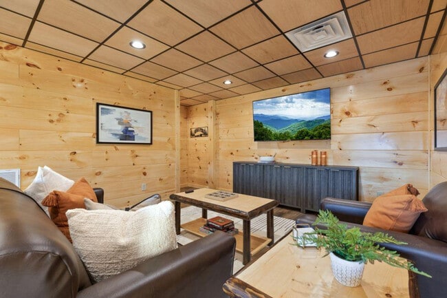 Building Photo - 3936 Valley View Dr Unit ID1267013P