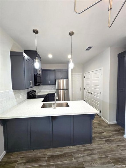 Photo - 913 N Clarence Ave Unit 3