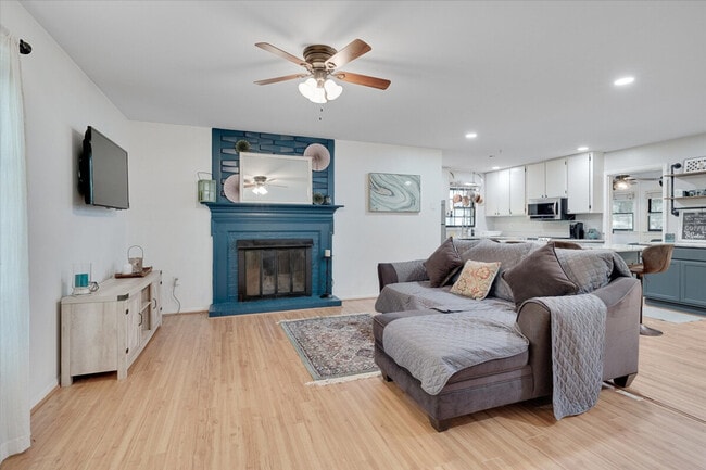 Photo - 409 Northclift Dr Unit ID1388442P