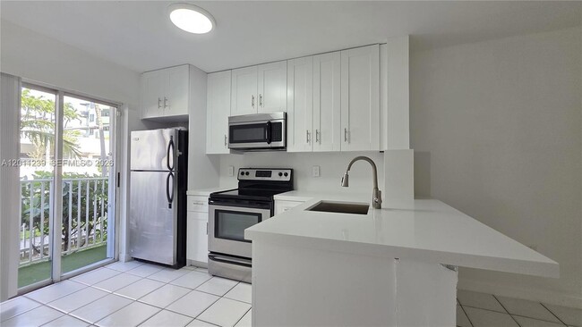 Photo - 2575 SW 27th Ave Unit 105