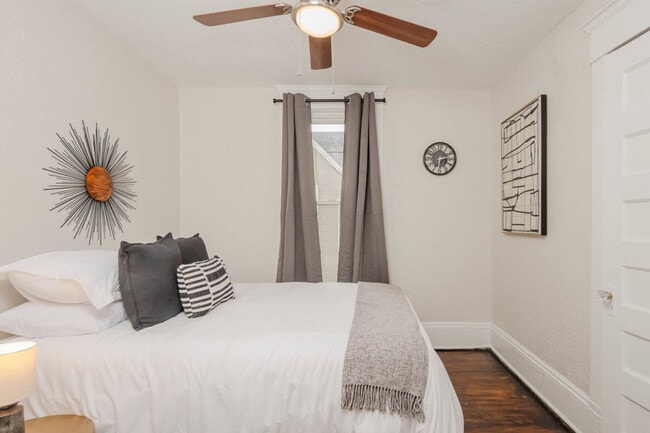 Photo - 710 E Franklin St Unit ID1061627P