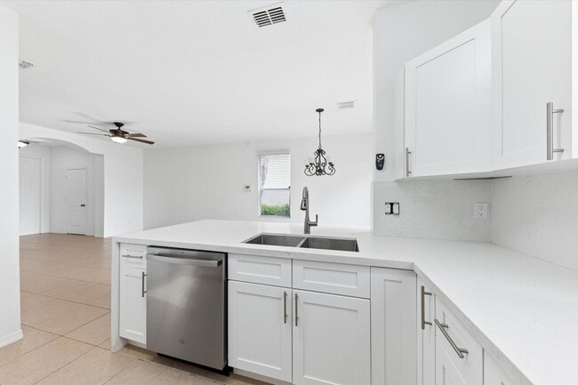 Photo - 402 Seminole Palms Dr