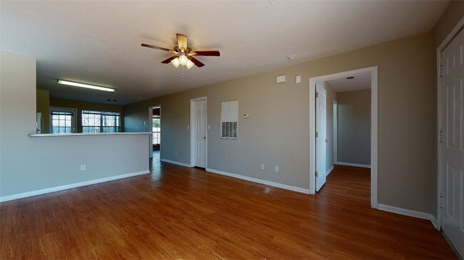 Photo - 1511 Hollow Hill Dr Unit B