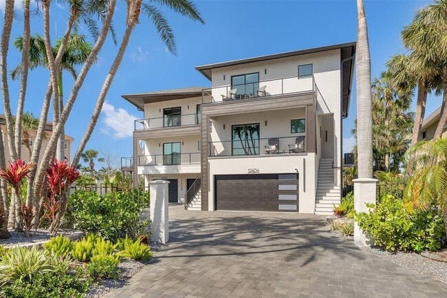 Building Photo - 12404 Capri Cir N