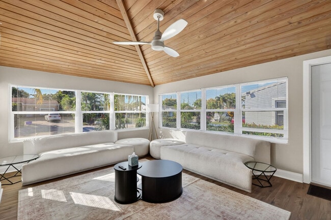 Building Photo - 823 Avenida Hermosa Unit SI ID1380018P