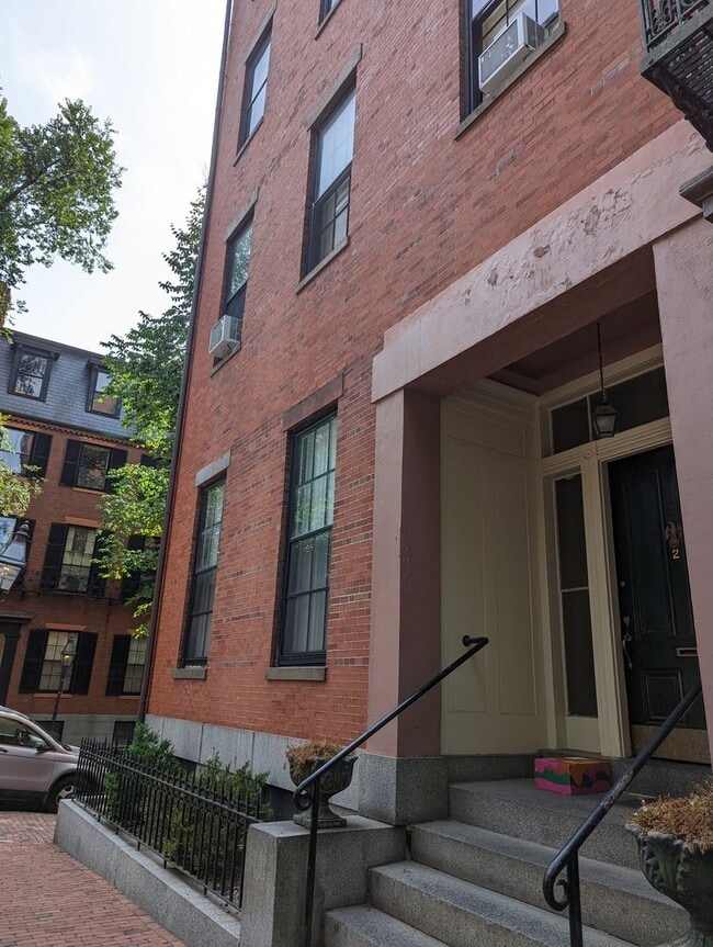Photo - 2 Louisburg Square