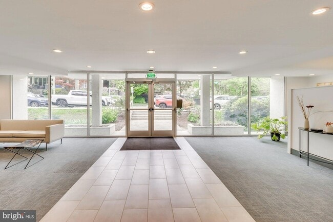 Building Photo - 2710 Macomb St NW Unit 303