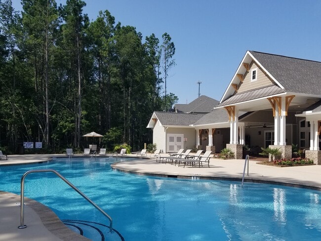 Pool Deck - Legends at Azalea