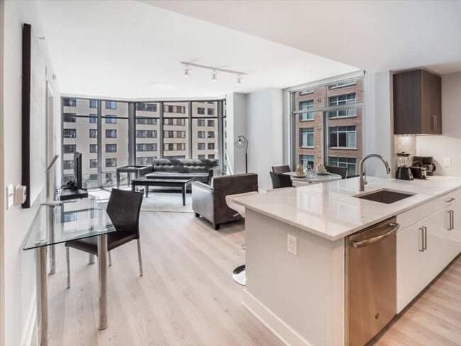 Building Photo - 4836 Rugby Ave Unit SI ID1040075P
