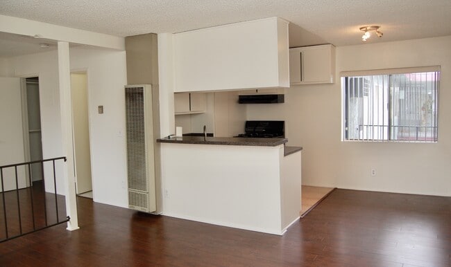 Building Photo - 11659 Chandler Blvd