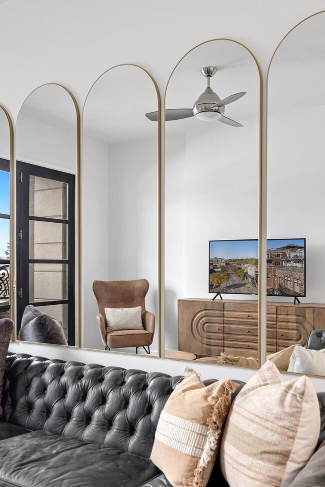 Photo - 609 W Dickson St Unit FL5-ID1221927P