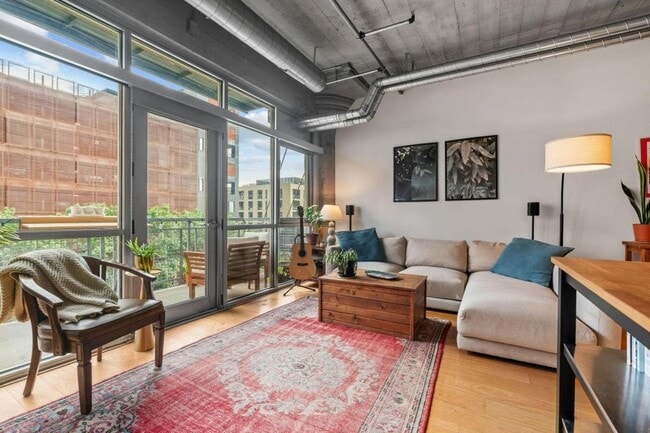 Photo - 748 N 3rd St