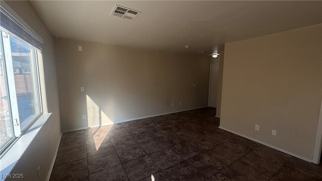 Photo - 709 Spotted Eagle St