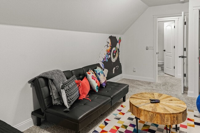 Building Photo - 1802 NW Mustang Ave Unit ID1241310P