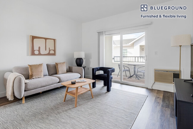 Building Photo - 3608 Flora Vista Ave Unit FL3-ID2088