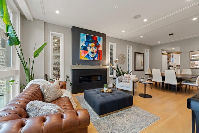 Building Photo - 1307 N Bell Ave Unit ID1244933P