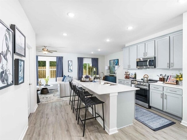 Photo - 133 Pyramid Ln