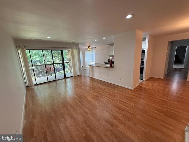 Photo - 11212 Chestnut Grove Square Unit 115
