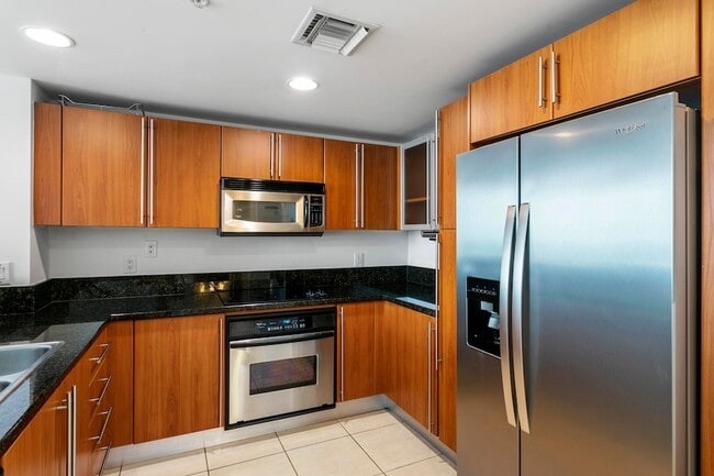 Photo - 610 Clematis St Unit 527