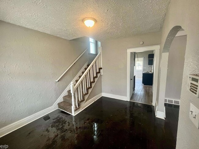 Photo - 13 E Glenwood Ave