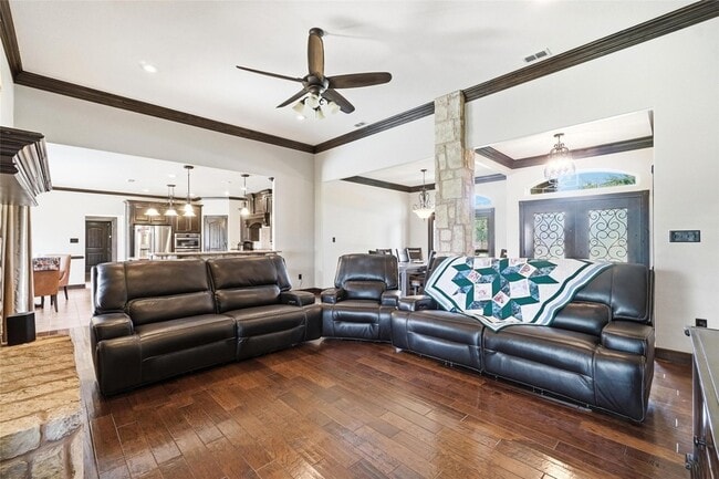 Photo - 133 Prairie Creek Way