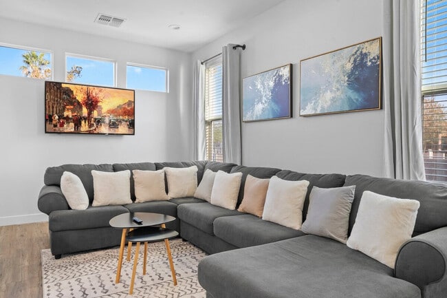 Building Photo - 3757 E Van Buren St Unit ID1244328P