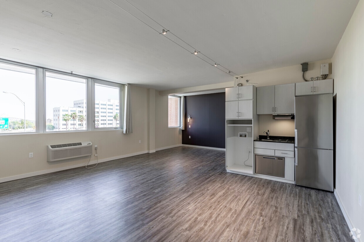 Floor Plan - Studio E