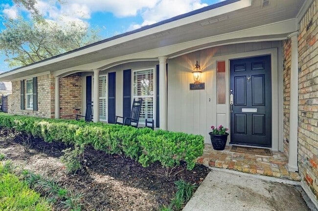 Building Photo - 7506 Creekwood Dr