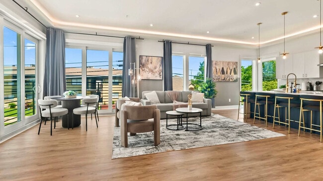 Building Photo - 1733 N Fitzhugh Ave Unit ID1226740P