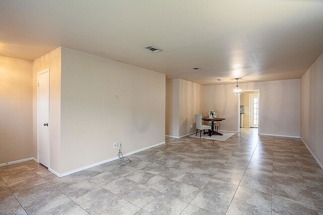 Photo - 5874 Meadow Way