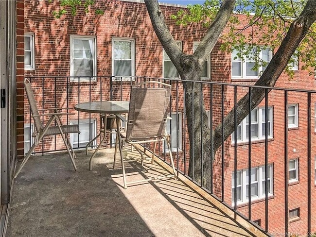 Photo - 87 Glenbrook Rd