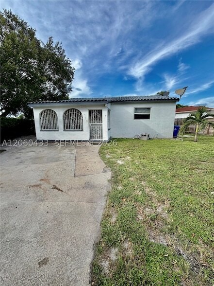 Building Photo - 6137 SW 20th Ct Unit A