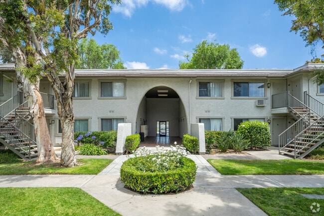 Photo - Strada Apartments