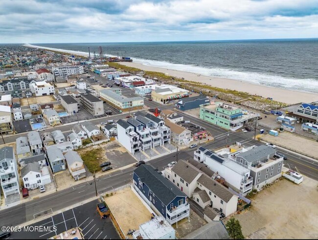 Photo - 22 Dupont Ave