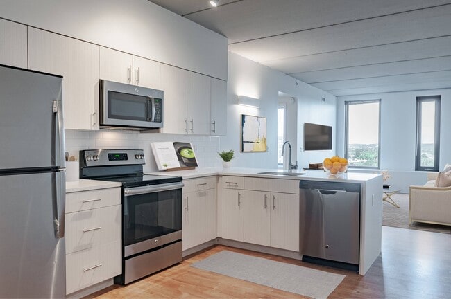 Building Photo - Vue32