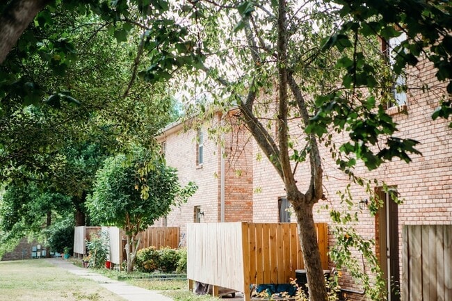 Building Photo - 124 Ballygar St Unit F