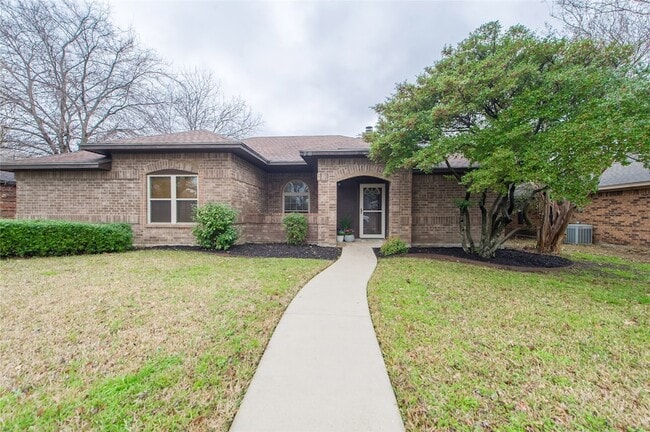Photo - 2901 Hampshire Dr