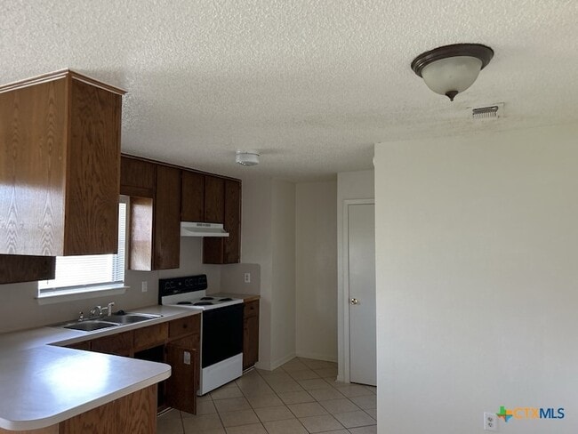 Photo - 1811 Janis Dr