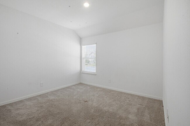 Photo - 700 Pistachio Pkwy