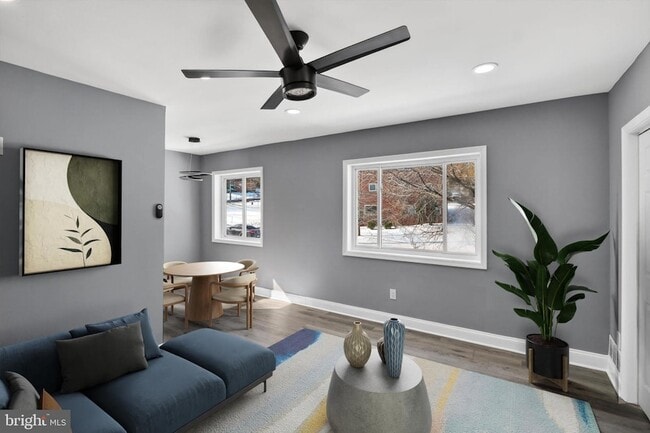 Photo - 146 Joliet St Unit B