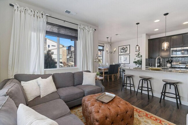 Photo - 6801 Warren Dr Unit ID1013142P