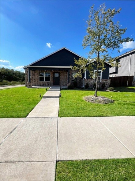 Building Photo - 4432 Lassen Trail