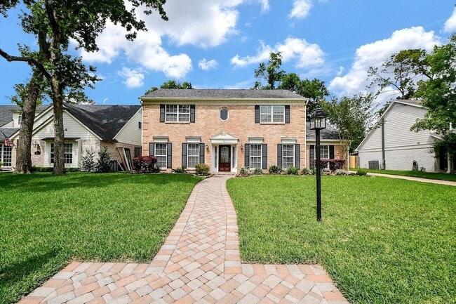 Building Photo - 707 Thistlewood Dr