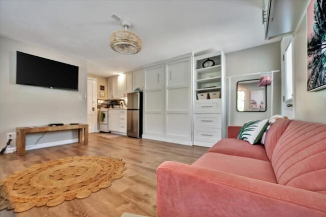 Building Photo - 483 E Shore Dr Unit ID1261536P