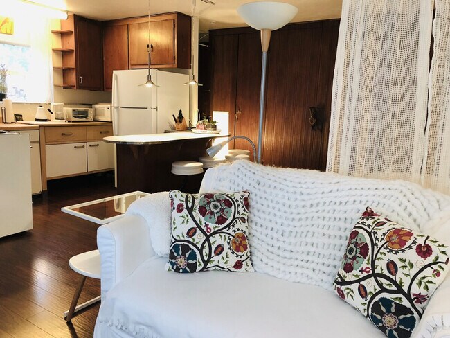 Photo - 4136 Beach Dr SW Unit ID1293683P