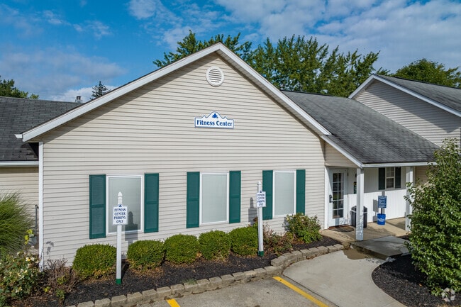 FITNESS CENTER - Windsor Park Estates