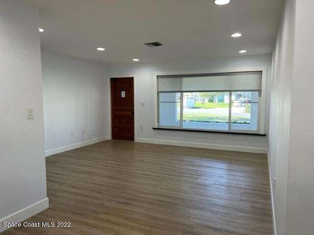 Photo - 868 Vance Cir NE