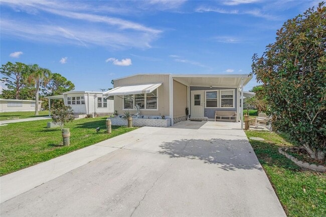 Photo - 303 Marlette Dr