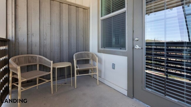 Building Photo - 20915 Wilderness Oak Unit 9408